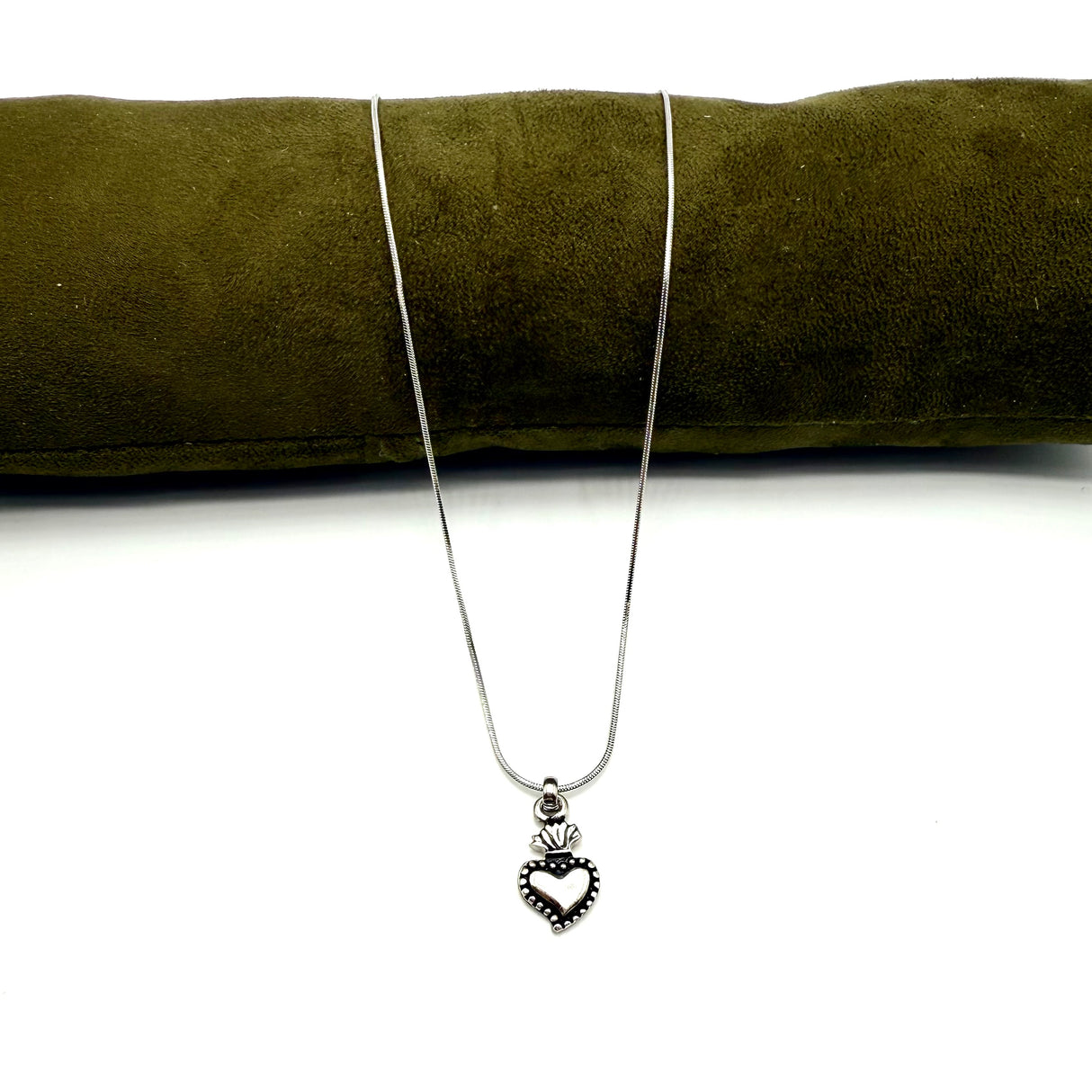 Collana Cuore Sacro borchie Argento925