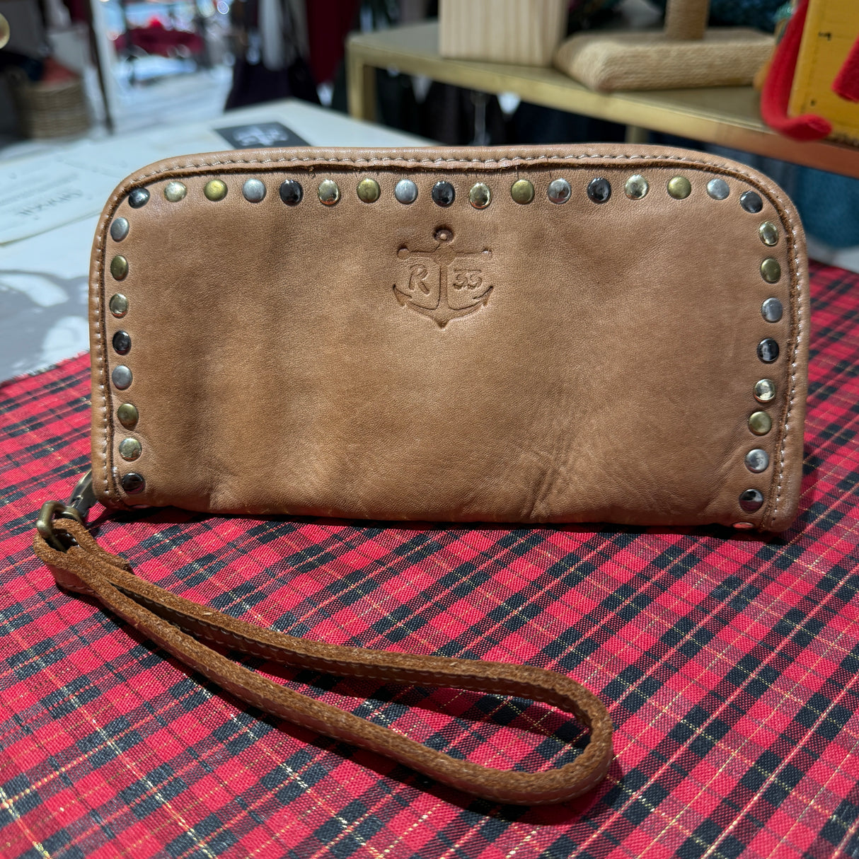 Portafoglio pelle e borchie Cuoio