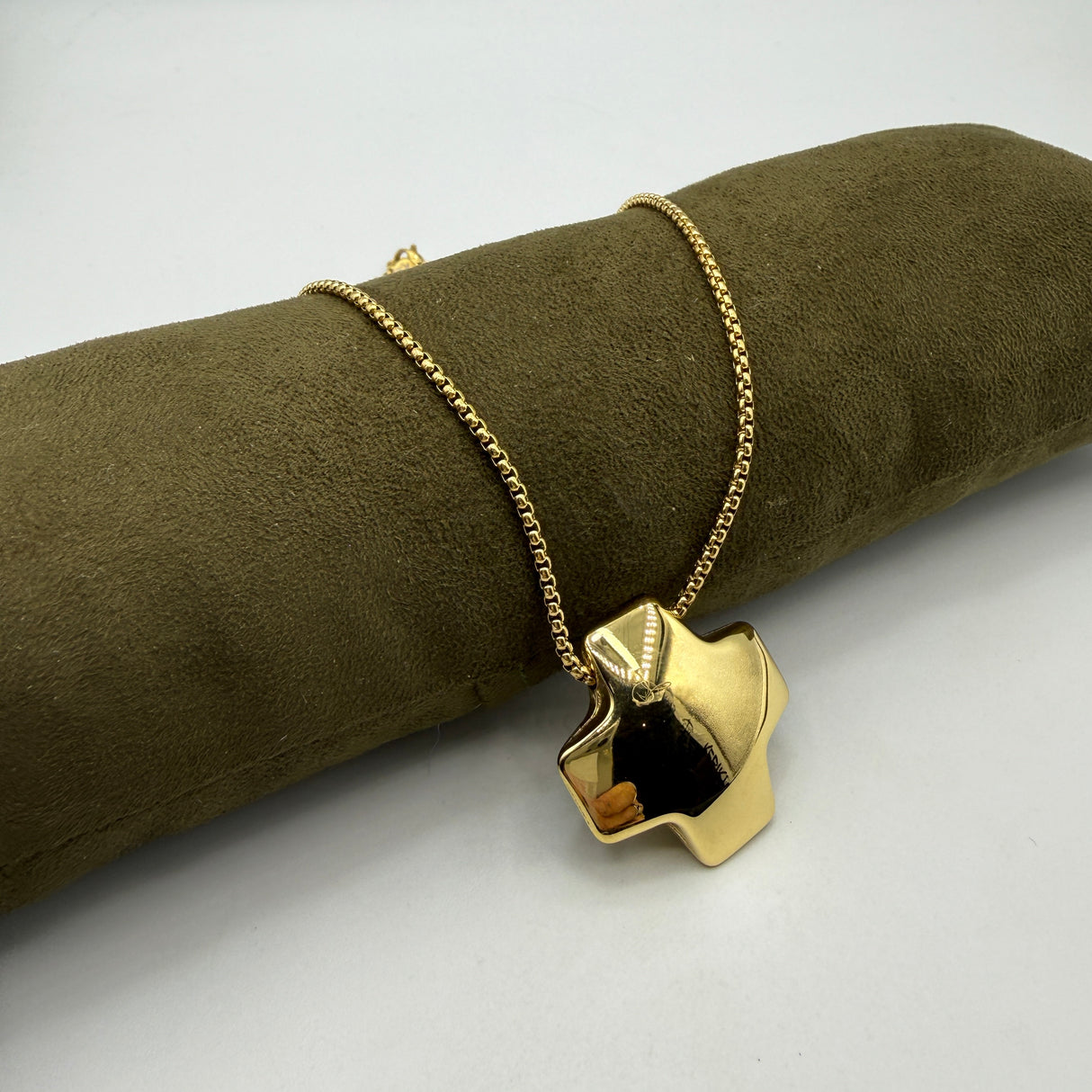 Collana Croce bombata acciaio inossidabile gold