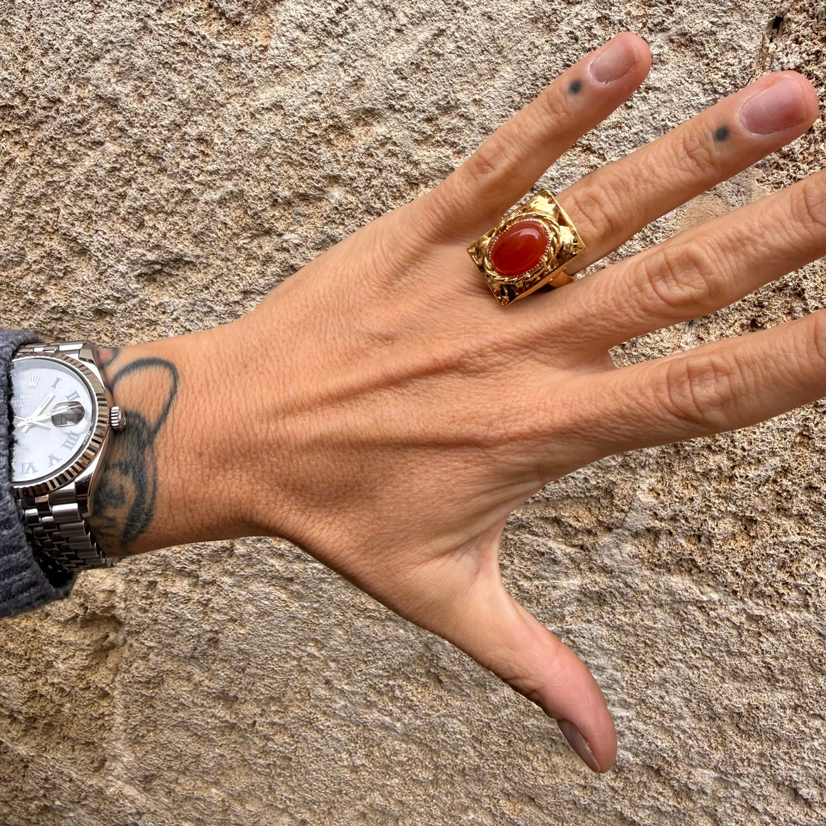 Anello rettangolo Etrusco Cabochon Ottone e Corniola