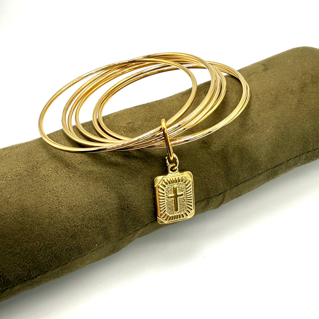 Bracciale rigido 6 fili con medaglia Croce