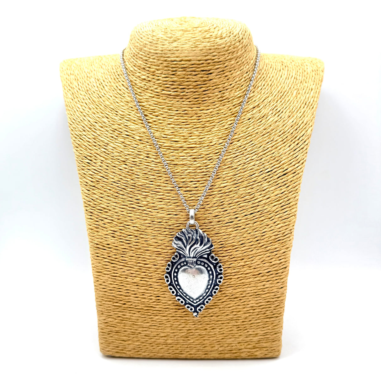 Collana Cuore Sacro ricamo