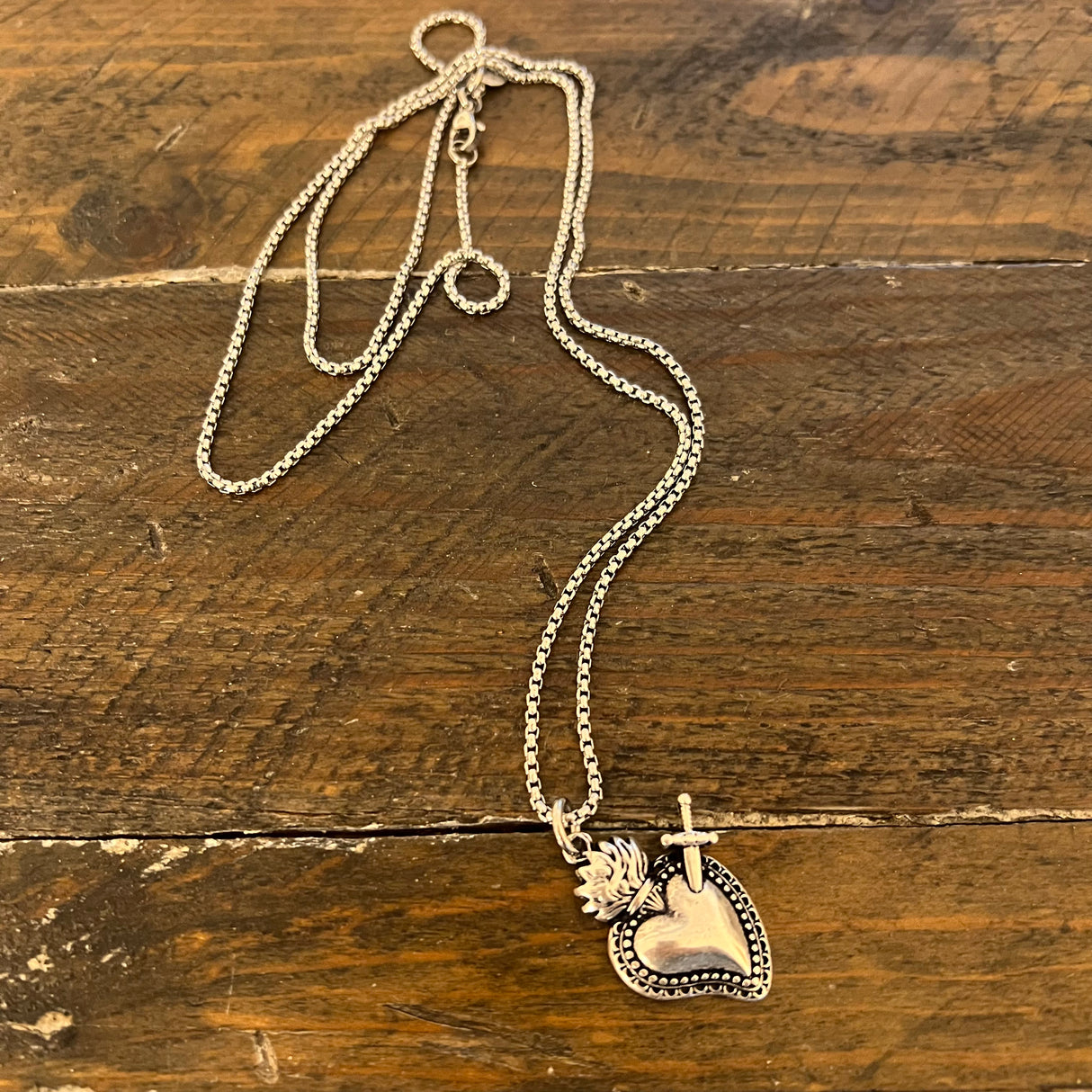 Collana Cuore con pugnale