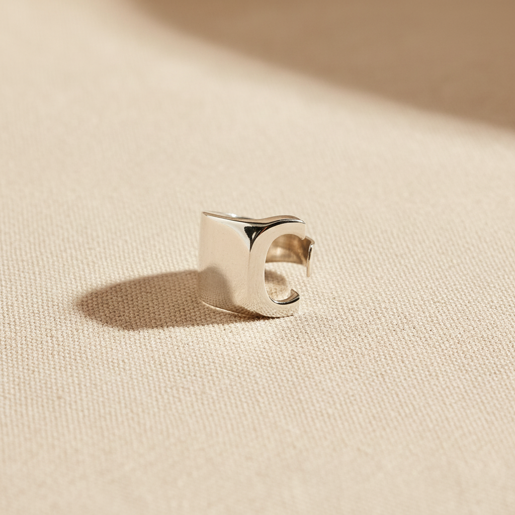Anello lettera C