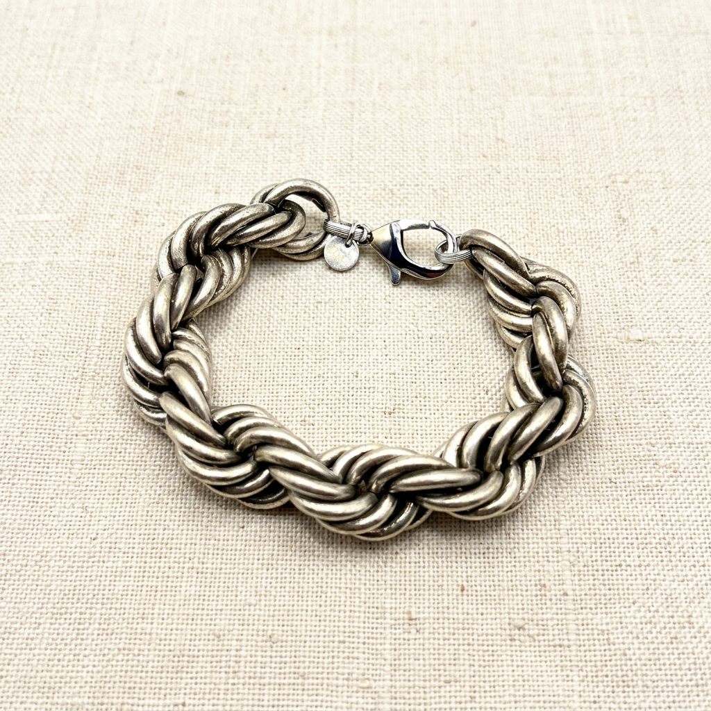 Bracciale Torcione Ottone Argento Antico su lino beige