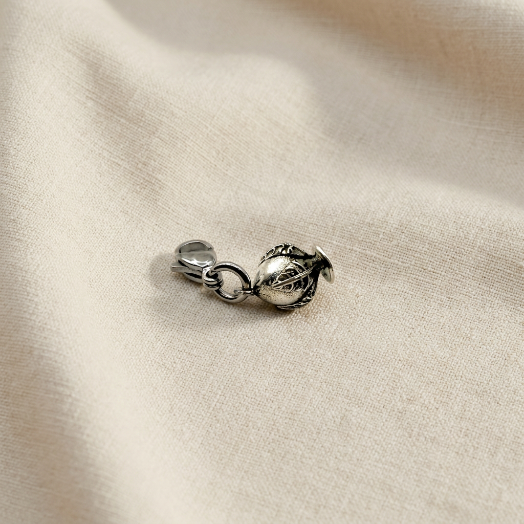Charm Pumino 2 Argento925 su lino beige