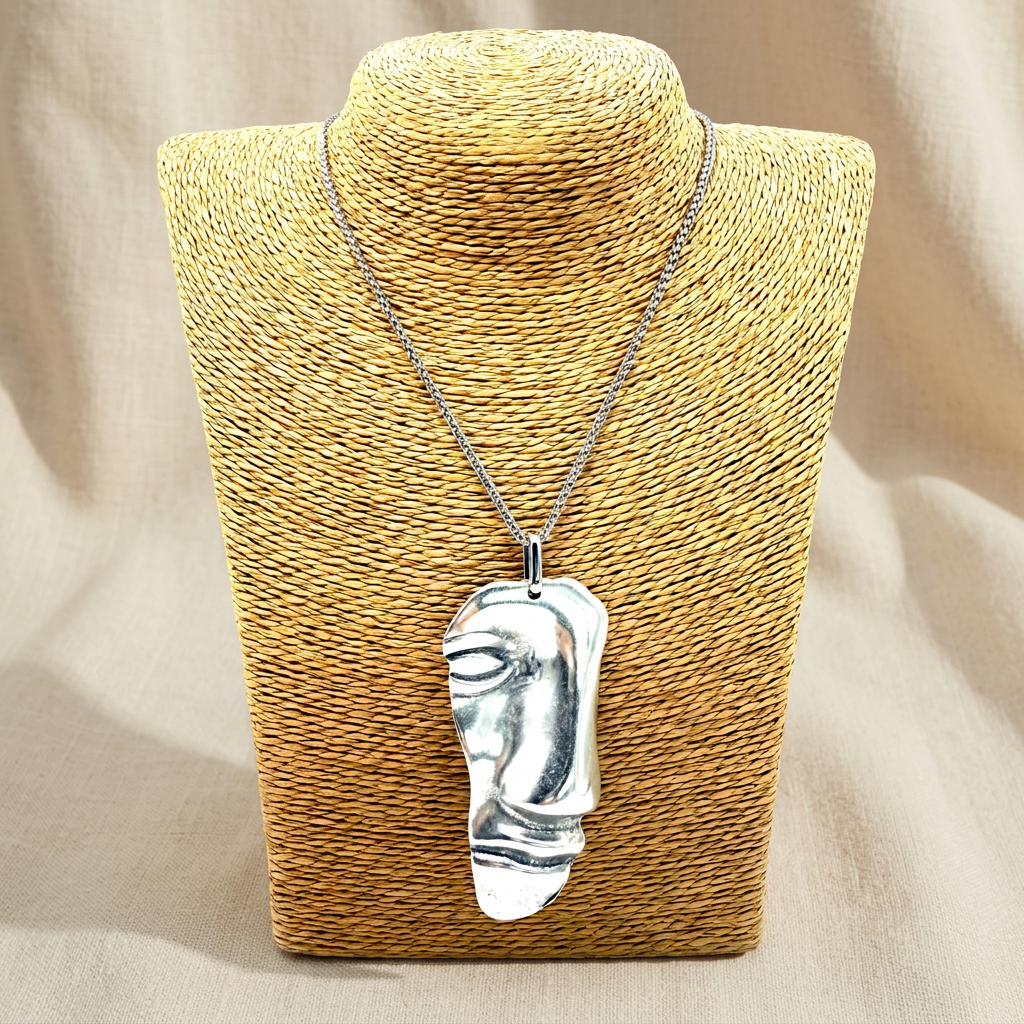 Collana Maschera su lino beige