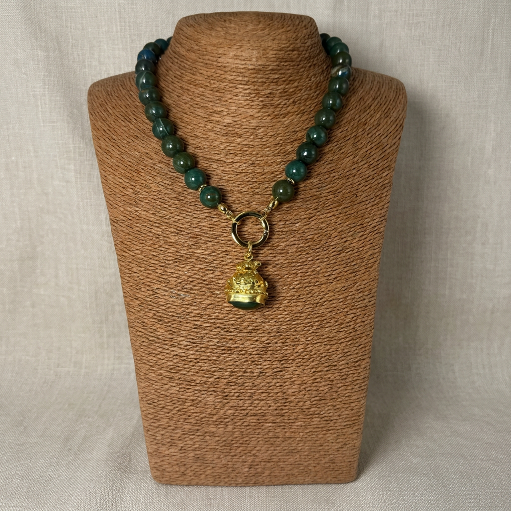 Collana sul busto originale con sfondo lino, foto 5
