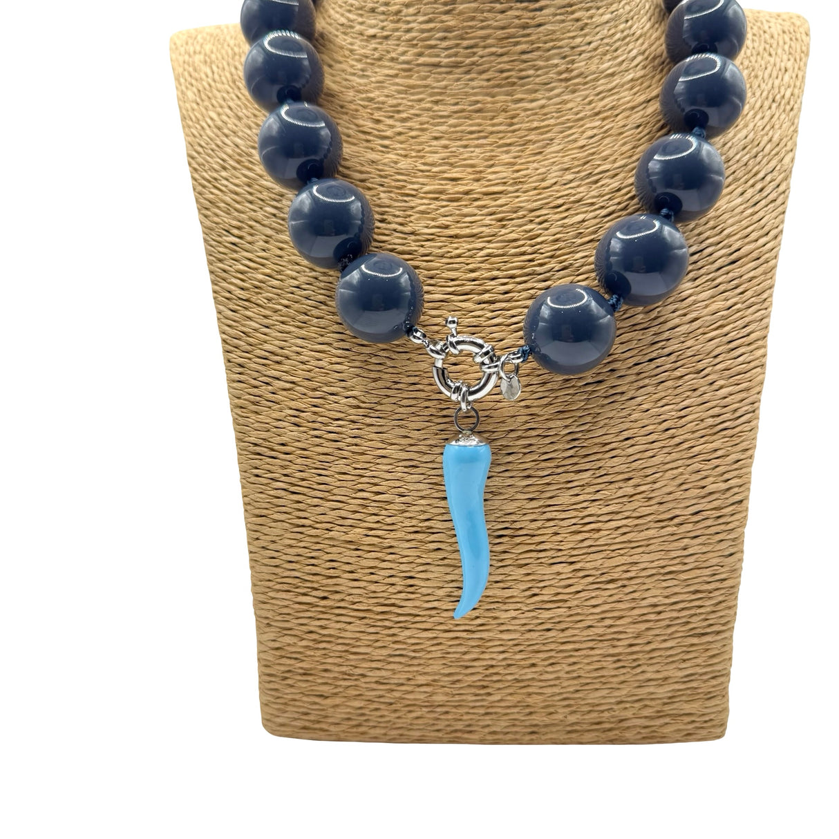 Collana Resina Grigio Fumo e Corno Pasta di Turchese