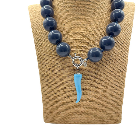 Collana Resina Grigio Fumo e Corno Pasta di Turchese