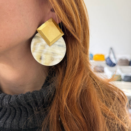 Orecchini geometrici in Corno e Argento925