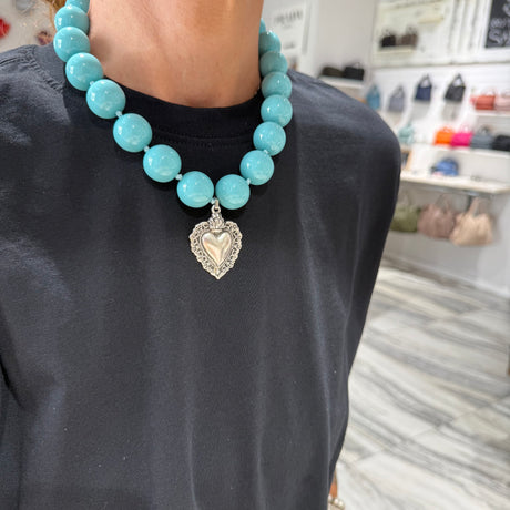 Collana Resina Turchese scuro e cuore sacro