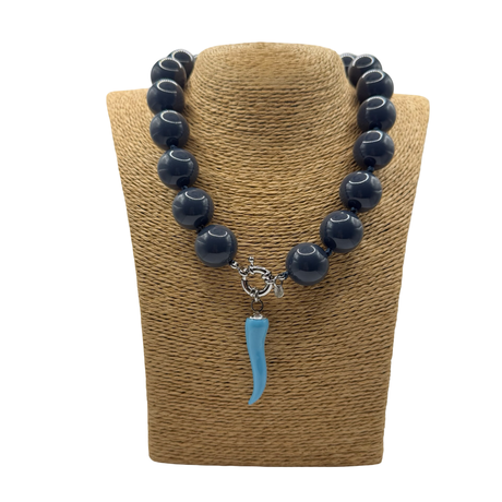 Collana Resina Grigio Fumo e Corno Pasta di Turchese
