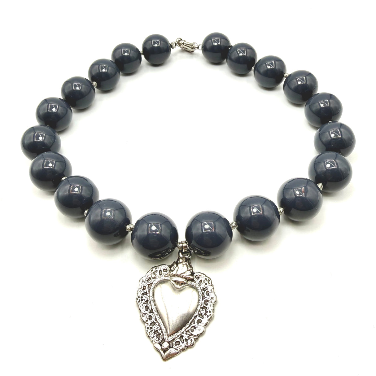 Collana Resina Grigio fumè e Cuore Sacro