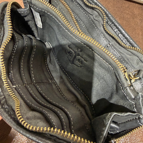 Portafoglio pelle e borchie Black