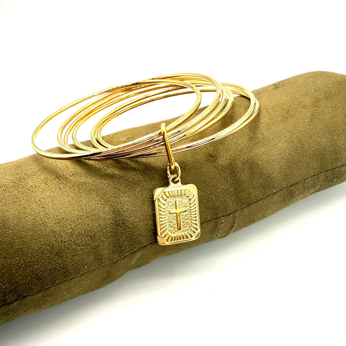 Bracciale rigido 6 fili con medaglia Croce