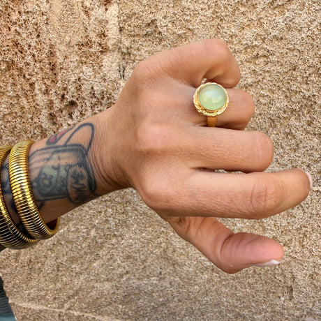 Anello rotondo Etrusco Cabochon Ottone e Giada verde