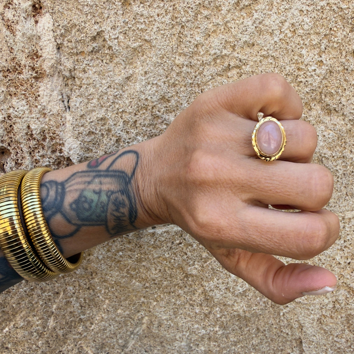 Anello ovale Etrusco Cabochon Ottone e Giada rosa