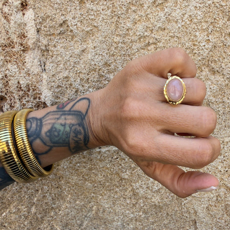 Anello ovale Etrusco Cabochon Ottone e Giada rosa