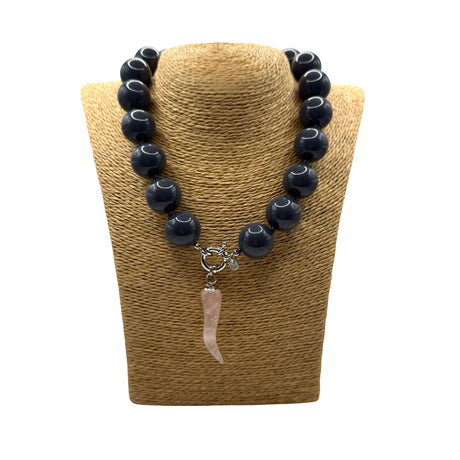 Collana Resina Grigio Fumo e Corno Quarzo Rosa