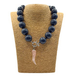 Collana Resina Grigio Fumo e Corno Quarzo Rosa