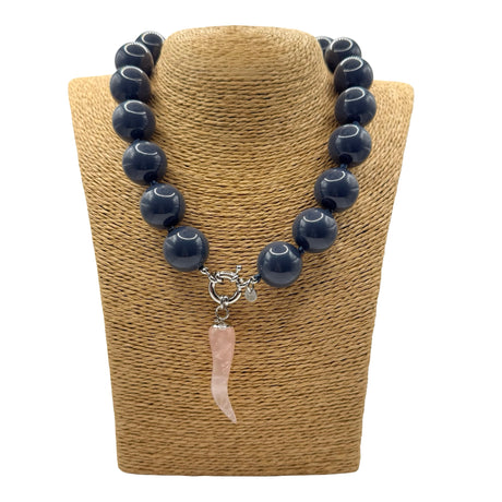 Collana Resina Grigio Fumo e Corno Quarzo Rosa