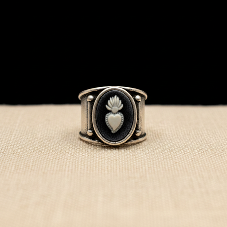 Anello Cammeo Cuore Sacro Nero