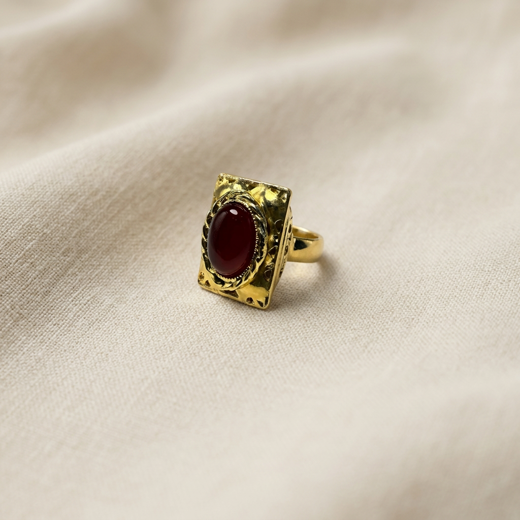 Anello su lino beige, foto 1