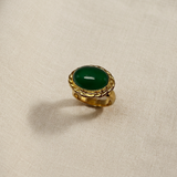 Anello verde su lino beige, foto 5