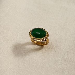 Anello verde su lino beige, foto 5