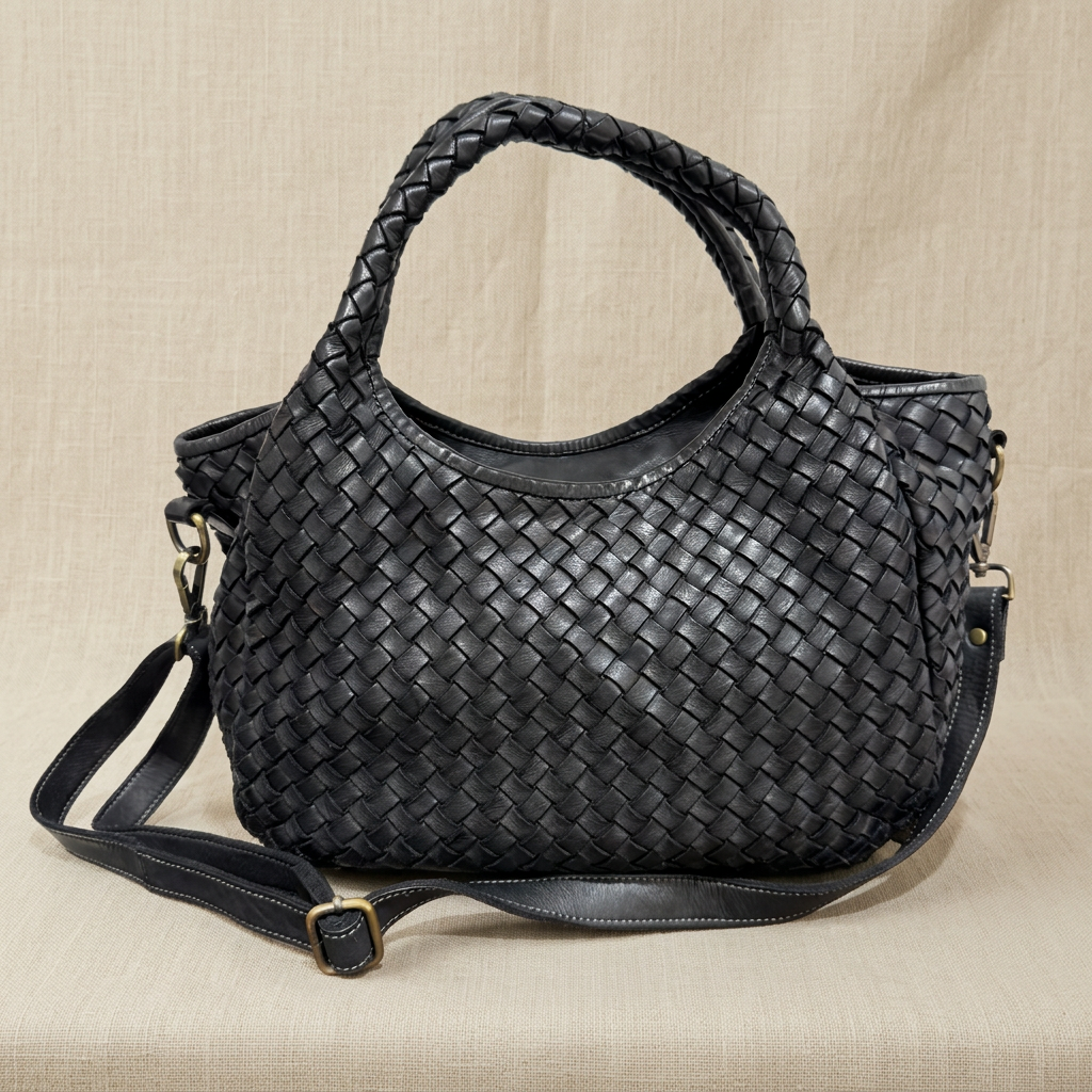 Borsa nera su lino beige, foto 2