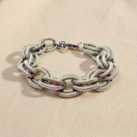 Bracciale Anelli Godronati Ovali su lino beige