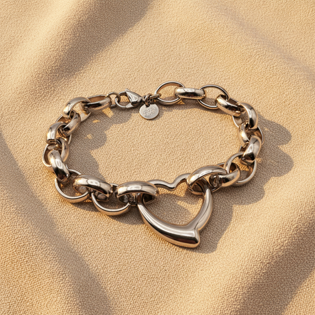Bracciale Cuore Acciaio - sfondo beige caldo v2