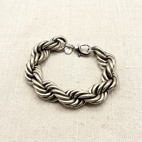 Bracciale Torcione Ottone Argento Antico su lino beige