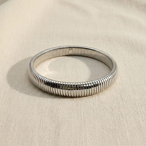 Bracciale Tubogas acciaio Silver 1 cm su lino beige