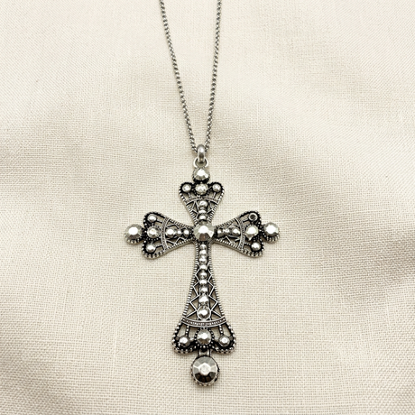 Collana Croce Ricamo