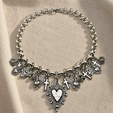 Collana Cuore Sacro, Croci e Corone su lino beige