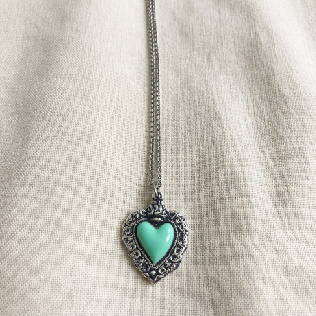 Collana Cuore Sacro smaltato Verde Acqua