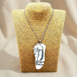 Collana Maschera su lino beige