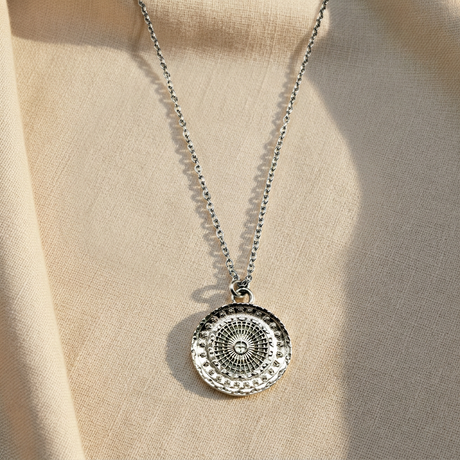 Collana Rosone di Santa Croce Lecce Argento925 su lino beige