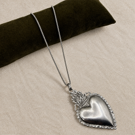 Cuore Sacro Big silver sul cuscino, prima foto