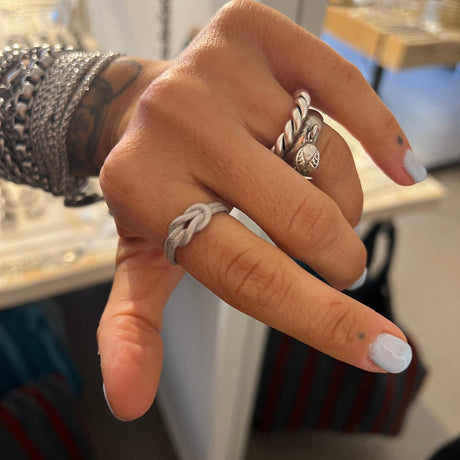 Anello nodo puntinato in Argento925