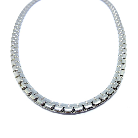 Collana semirigida piatta